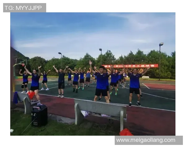 武汉篮球队的团队协作揭秘：如何在赛场上实现完美配合与默契合作